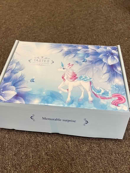 Photo of free Cardboard gift box (LU3) #1