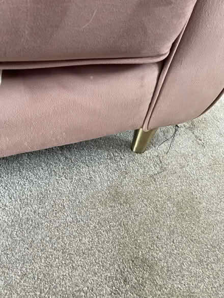 Photo of free Pink chair (Le6) #2