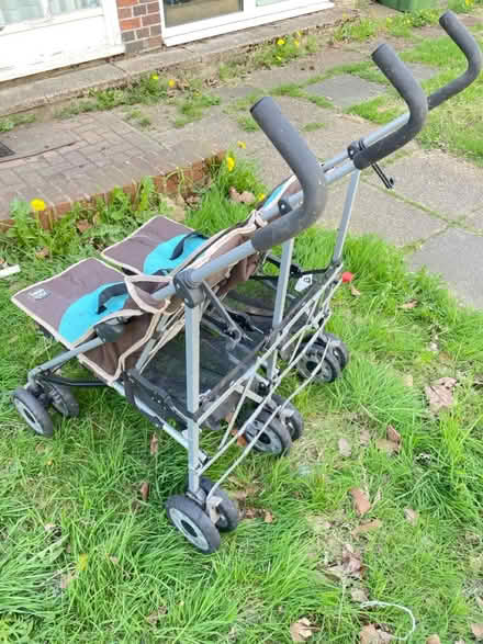 Photo of free Twin pushchairs stroller (SE279) #2