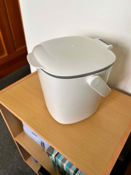 Photo of free OXO Good Grips indoor compost caddy (Brentwood CM14) #2