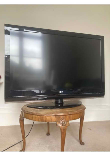 Photo of free 47-inch LG TV (East Sheen (SW14)) #1