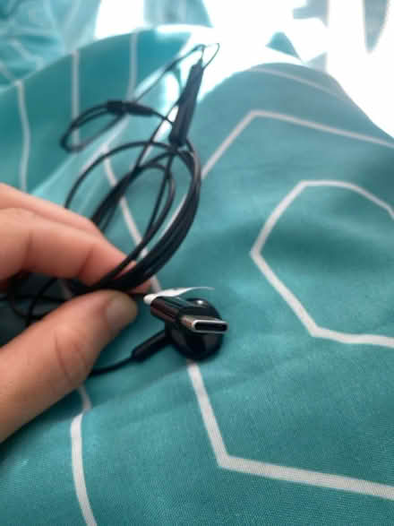 Photo of free Wired black USB C headphones (Stevenage SG1) #3