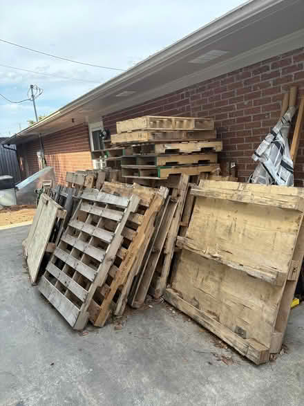 Photo of free Wood Pallets (Midtown - Wilmington) #2