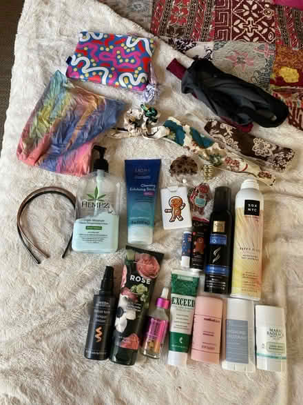Photo of free Toiletries, & miscellaneous (Hallandale Beach Blvd and US1) #1