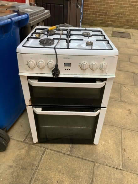 Photo of free Working Double gas oven or scrap (SL4) #1