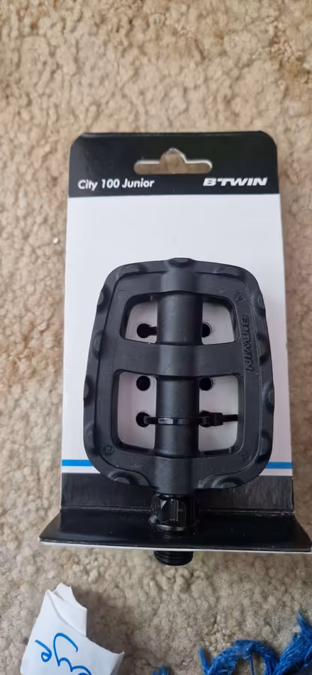 Photo of free Bicycle pedals, B'twin City 100 junior (Northcourt OX14) #1