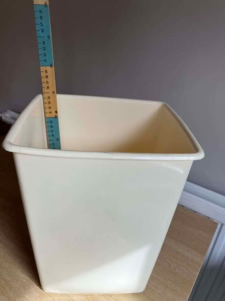 Photo of free Rubbish bin (Micklefield HP13) #2