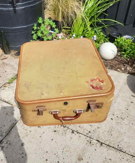 Photo of free Vintage suitcase (Oaklands nr Welwyn AL6) #1