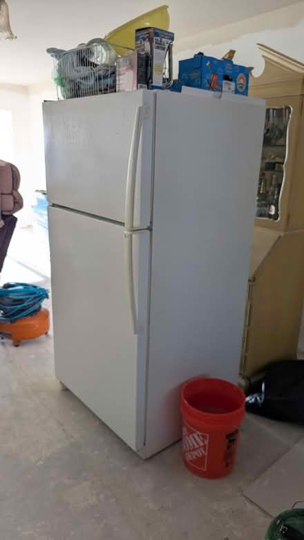 Photo of free Kitchen Appliances (825 S Gulfview Blvd) #2