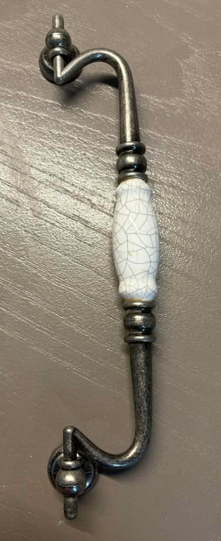 Photo of free Set of porcelain drawer pulls (Forest Gate E7) #4