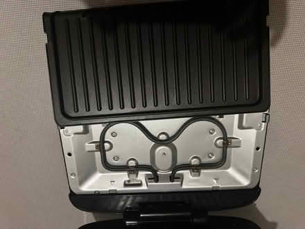 Photo of free George Foreman Grill. Removable plates (Lion Gate TW9) #2