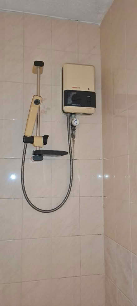 Photo of free Bathroom suote (West Bridgford NG2) #2