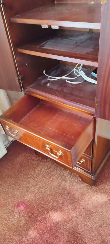 Photo of free Reproduction mahogany HiFi Cabinet (Sigglesthorne HU11) #2