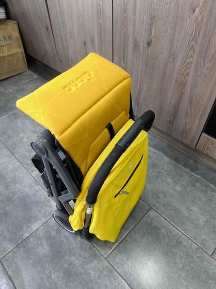 Photo of free Luggage-Style Stroller (EH4) #1