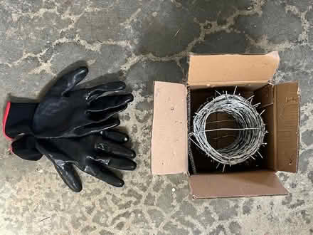 Photo of free 60ft barbed wire and gloves (jackson park) #1