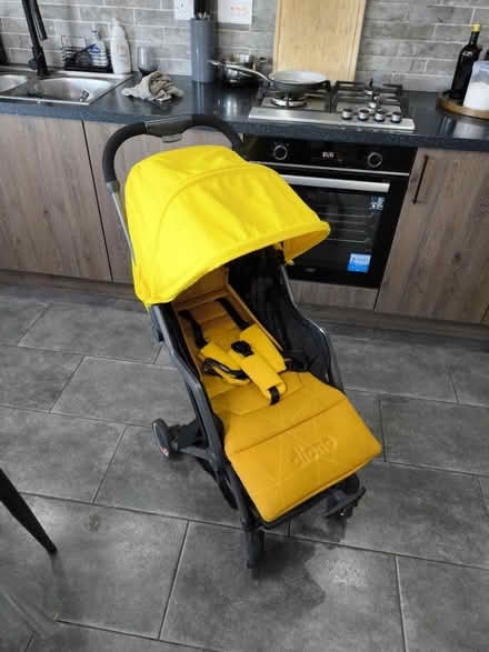Photo of free Luggage-Style Stroller (EH4) #4