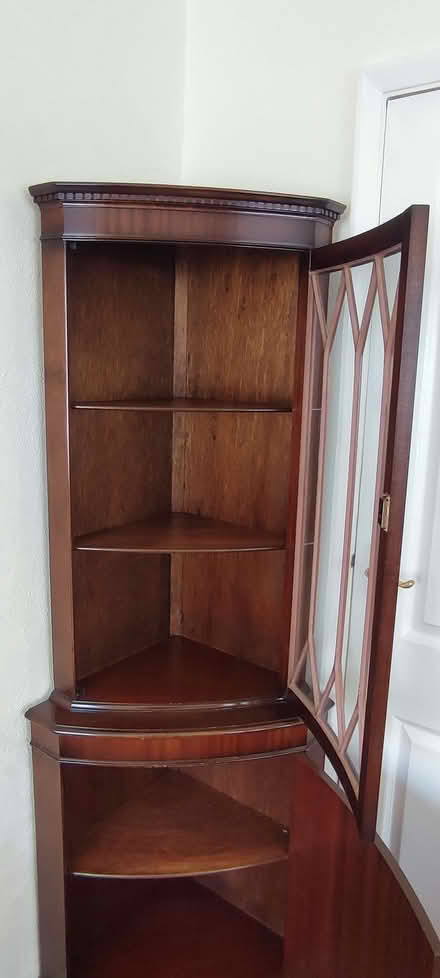 Photo of free Mahogany Corner Cupboard Display Cabinet (Sigglesthorne HU11) #2