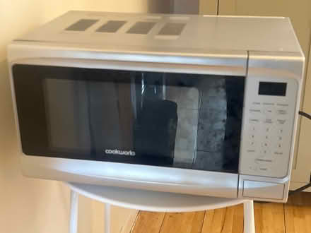 Photo of free Microwave (West Hampstead NW6) #1