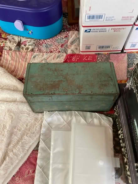 Photo of free Handmade toolbox (Hallandale Beach Blvd and US1) #1