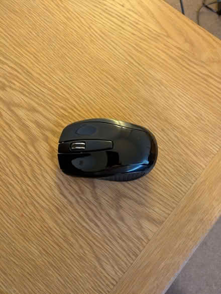 Photo of free Small Wireless Mouse (Irthlingborough NN9) #1