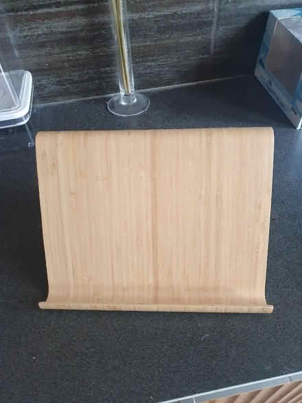 Photo of free Netbook/ mobile/ book stand (Sinfin DE24) #1