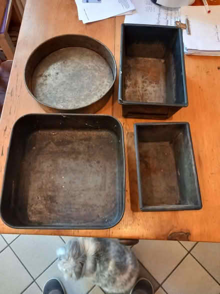 Photo of free grotty looking old cake and bread tins (Moorlands LA1) #1