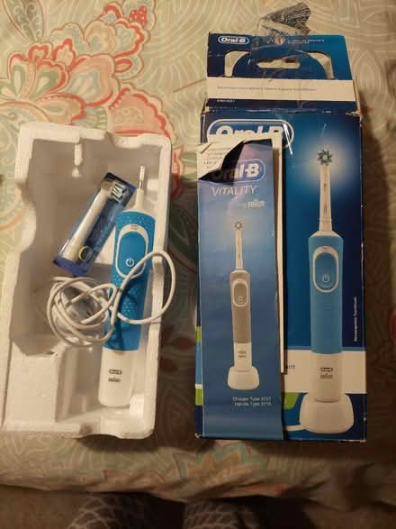 Photo of free Electric toothbrush (Leconfield Rd LE11) #2