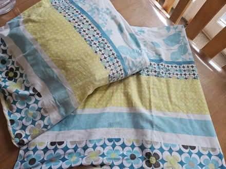 Photo of free Double duvet cover with 2 pillow cases (Temple Cowley OX4) #1