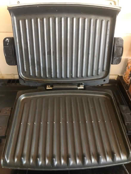 Photo of free George Forman electric grill (Hertford SG14) #2