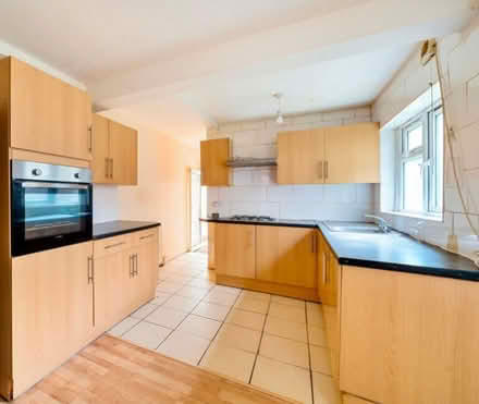 Photo of free Full kitchen (Bell Gardens E17) #1