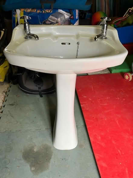 Photo of free Basin and pedestal (Penisarwaun LL55 3) #1