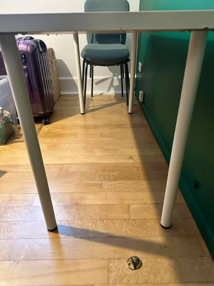 Photo of free White desk table (BS23) #2