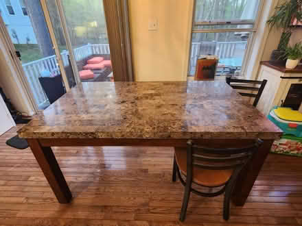 Photo of free Dining/kitchen table (Frazer, East Whiteland) #1