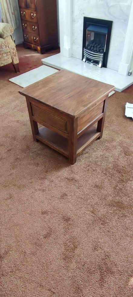 Photo of free Solid wood (oak?) side / coffee table (Sigglesthorne HU11) #2