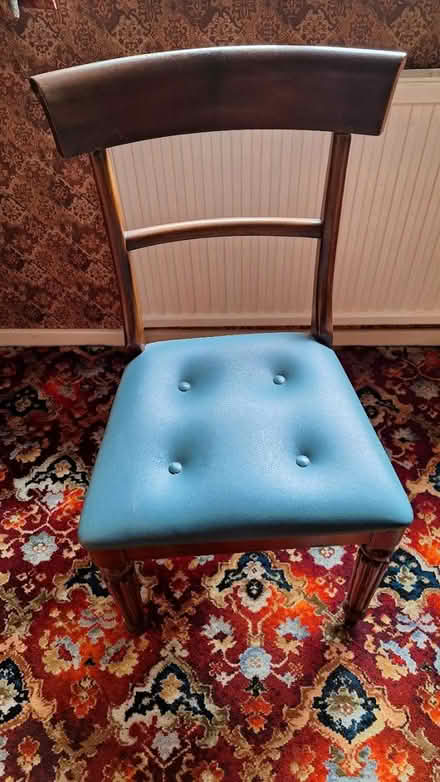 Photo of free Single chair (Ware SG12) #1