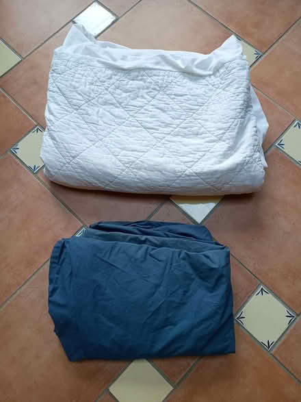 Photo of free Mattress protector and fitted sheet for double bed (New Marston OX3) #1