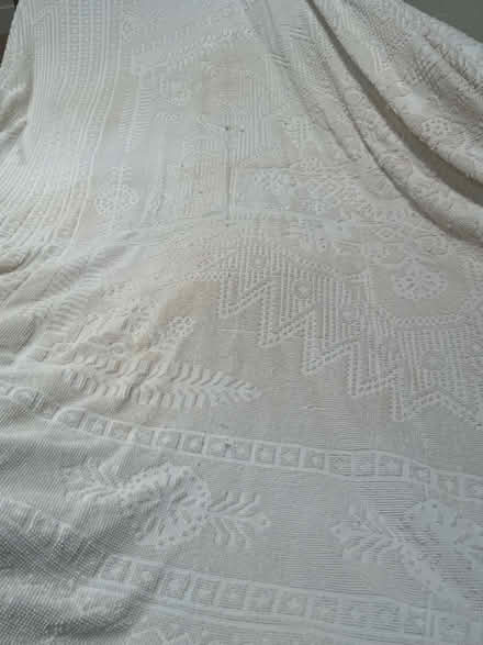 Photo of free Coverlet/bedspread, double (85/Saratoga Ave) #4