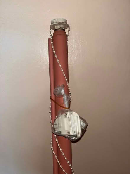 Photo of free Manual Pink/Terracotta Roller Blind 1.52m wide (New Malden KT3) #2