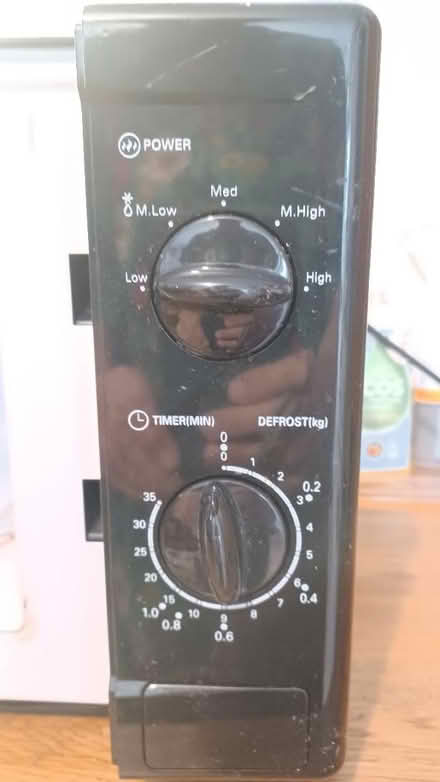 Photo of free Microwave oven - old but functional (Stockbridge, Edinburgh EH3) #3