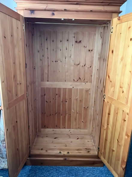 Photo of free Good quality wardrobe (Witney OX28) #2