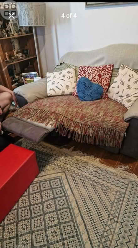 Photo of free 2 seater electric recliner (So31) #2