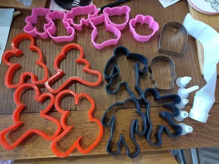 Photo of free 15 Assorted cookie cutters and piping bag with nozzles (Alcester Lanes End B13) #1