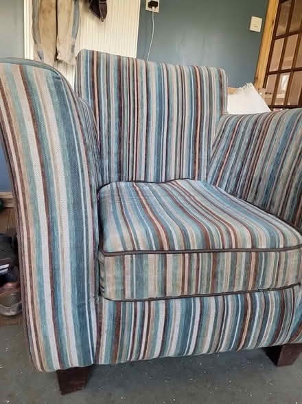 Photo of free Armchair (PH2 Duncrievie) #3