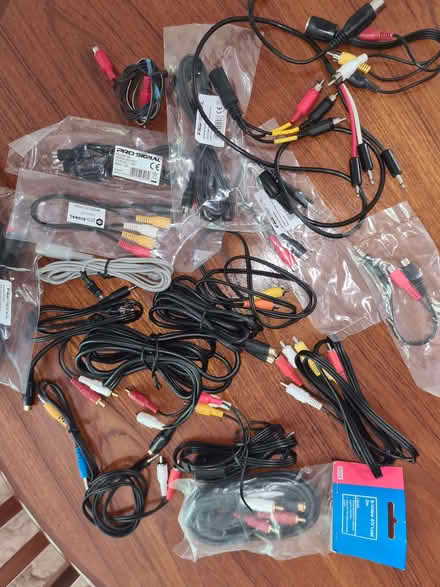 Photo of free A collection of mixed video cables (Oaklands nr Welwyn AL6) #1
