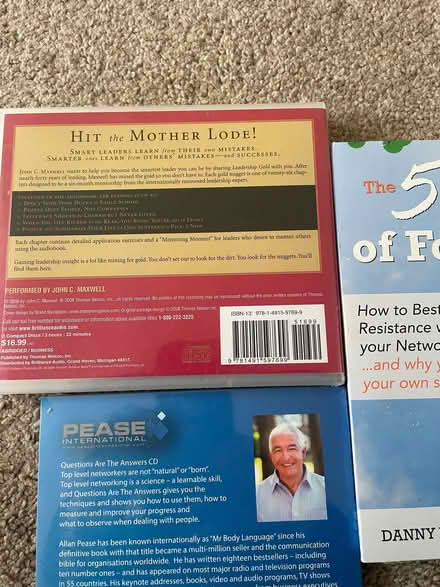 Photo of free 3 CDs on Management Networking (Longbarn WA2) #4