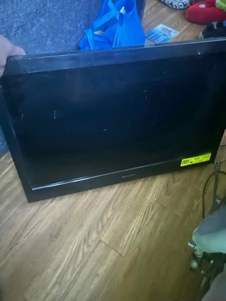 Photo of free 32” tv (ENY brooklyn) #1