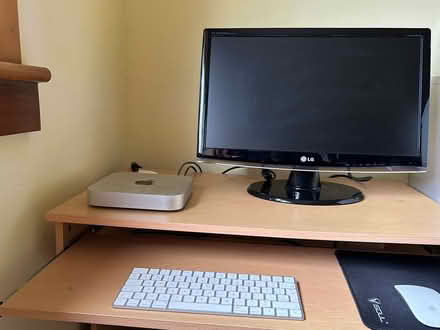 Photo of free Display screen (Mortonhall EH16) #1