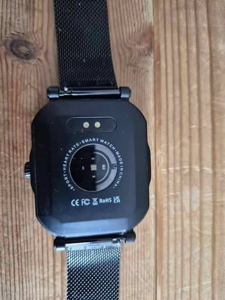 Photo of free Smart watch with 2 chargers (Wolverhampton WV10) #2
