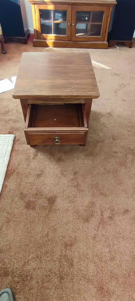Photo of free Solid wood (oak?) side / coffee table (Sigglesthorne HU11) #3