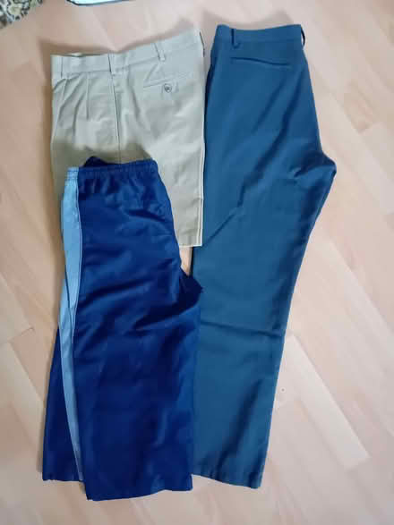 Photo of free Men's used clothes medium (Hayes BR2) #3